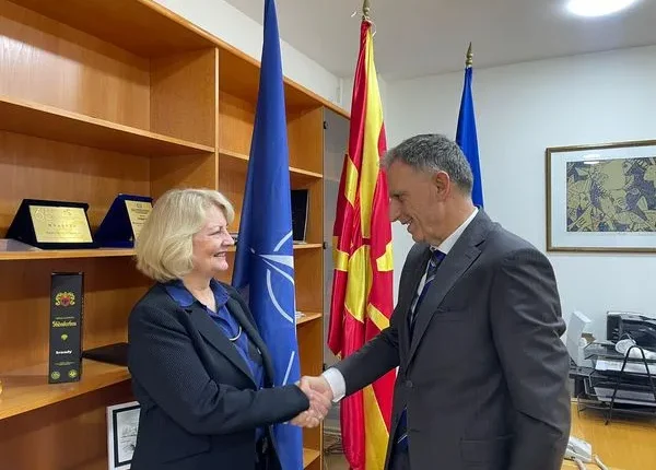 Ministri i Shëndetësisë Ilir Demiri takim me dr. Anne Johansen, përfaqësuese speciale e OBSH-së në vend