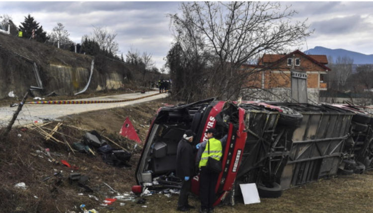 Pesë vjet nga aksidenti tragjik i autobusit në Llaskarc, ku humbën jetën 16 persona