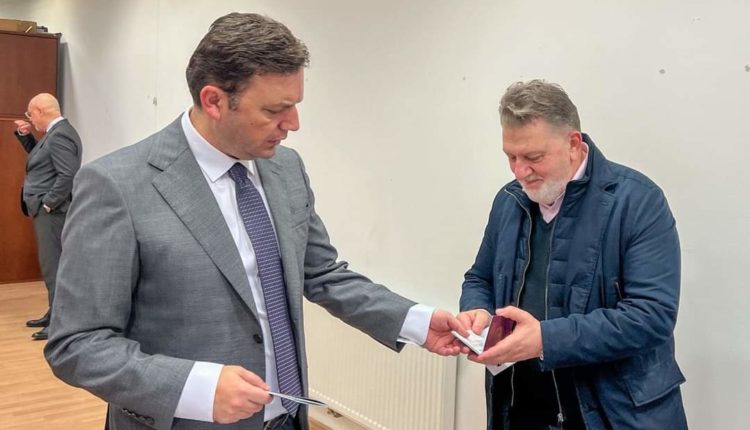 Osmani viziton Ambasadën në Vjenë: “Po riorganizohemi kudo që është e nevojshme dhe sa më mirë që mundemi” (VIDEO)