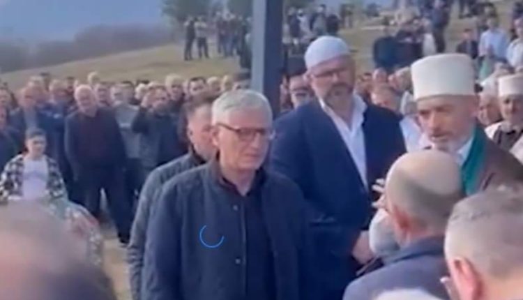 Emocionuese: Mes lotësh, familjarët e 26-vjeçarit që vdiq nga aksidenti në Prishtinë e falin gjakun