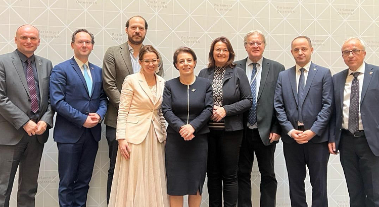 Ministrja Gërvalla flet për sulmin në Banjskë me deputetë austriakë
