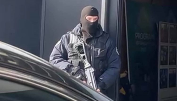 Kosovë: Policia kap shtatë persona, dyshohen për ‘’Hyrje në sistemet kompjuterike’’, ‘’Mashtrimi’’ dhe ‘’Shpëlarje e parave’’