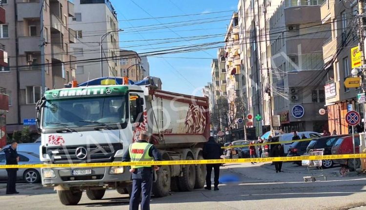 Dyshohet se kamioni goditi për vdekje një person në Fushë-Kosovë