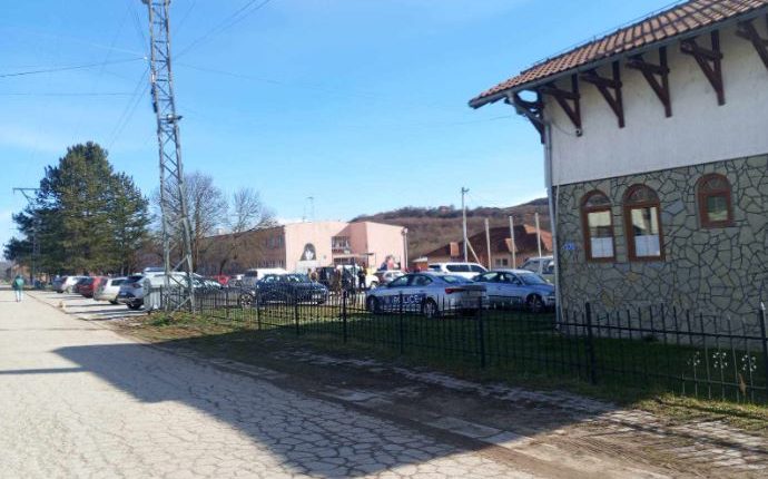 Policia bastis objektet e strukturave paralele serbe në rajonin e Dukagjinit