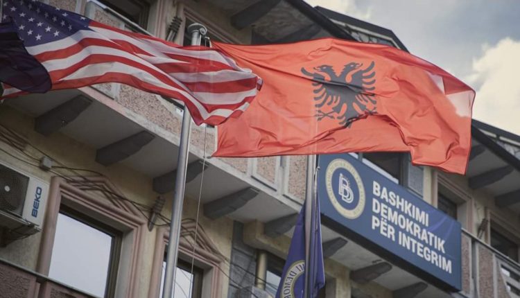 Dislokimi i bastoreve dhe kazinove nga shkollat, BDI i reagon Pendarovskit: Vendimi i presidentit për keqardhje