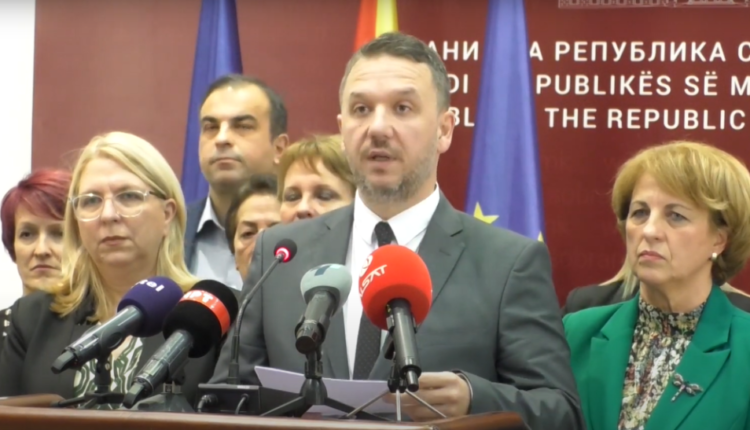 LSDM dorëzon në Kuvend propozim-ligjin kundër rritjes së pagave për funksionarët