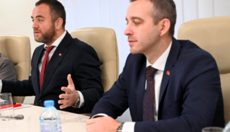 Bojmacaliev demanton Toshkovskin: S’është e vërtetë se BE-ja do të lejojë të udhëtohet me pasaporta të vjetra