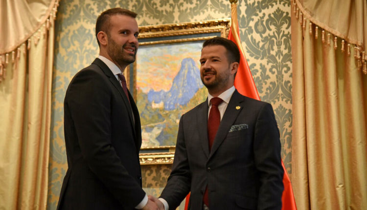 Presidenti dhe kryeministri malazez ndajnë rrugët politike, trandet koalicioni qeveritar
