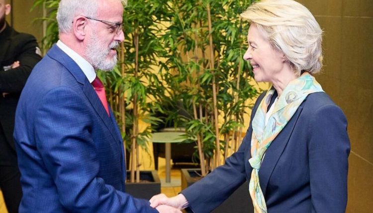Von der Leyen pas takimit me Xhaferin: Do të vazhdojmë t’i mbështesim përpjekjet e RMV-së drejt BE-së