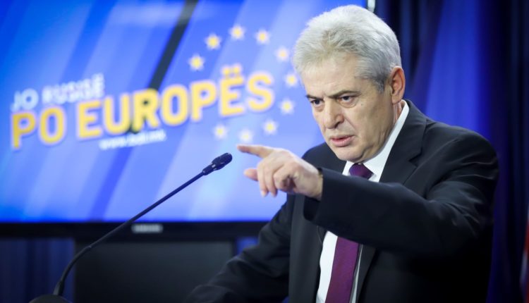Dy vite luftë në Ukrainë, Ali Ahmeti: Rusia po tenton të shtrijë kthetrat edhe në RMV dhe ballkan