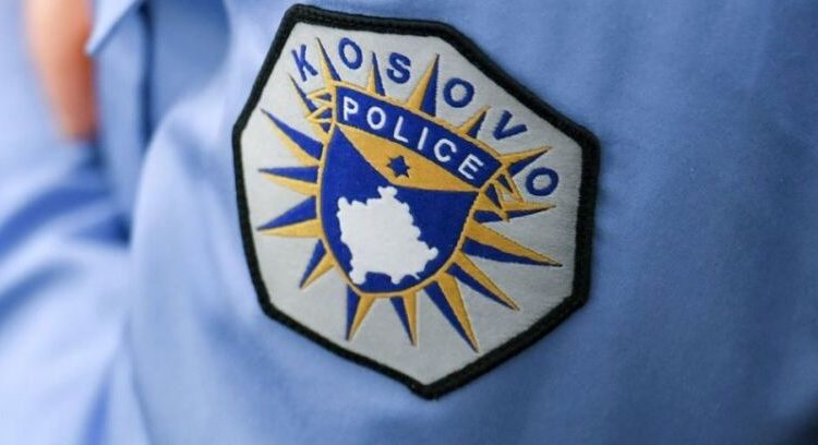 E detyruan të hyjë me forcë në veturë, e rrahën dhe pastaj e lëshuan – shoqërohen në polici katër të dyshuar nga Prishtina
