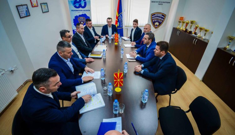 Bojmacaliev: Mbrërrijnë formularët, janë ndërruar mbi 1.3 milionë pasaporta