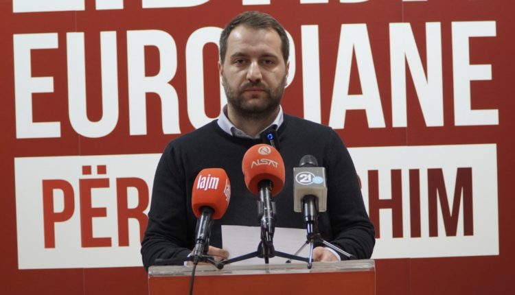 VLEN: Ali Ahmeti u frikësua nga Taravari (VIDEO)