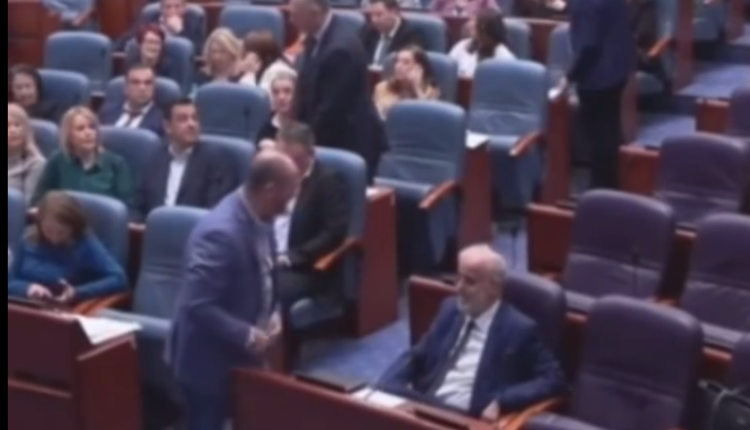 Filloi debati për shkarkimin e ministrave të ASH-së