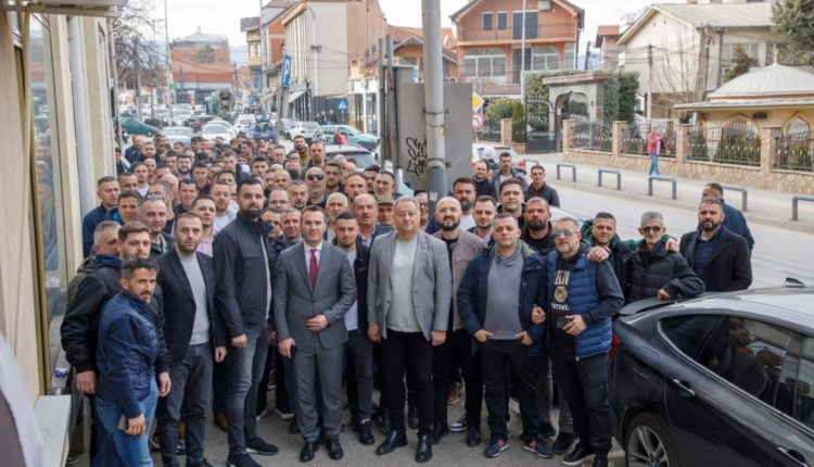 Kumanova rreshtohet në mbështetje të Bujar Osmanit