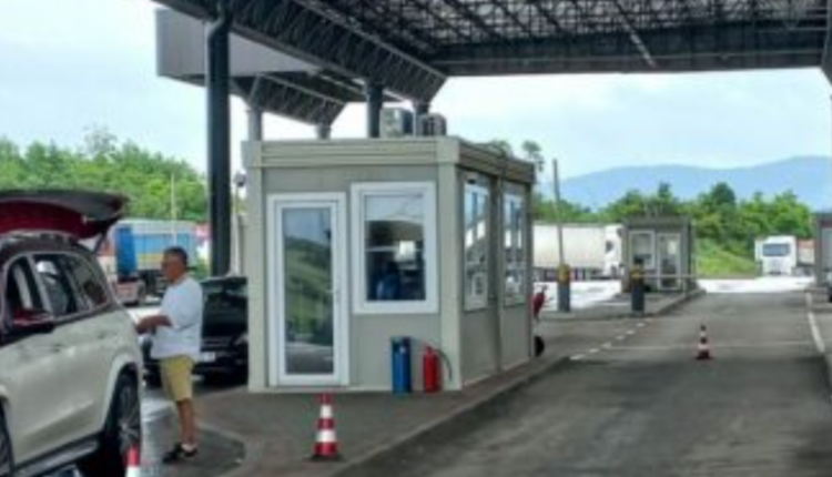 Serbët paralajmërojnë bllokim të rrugëve në drejtim të Kosovës