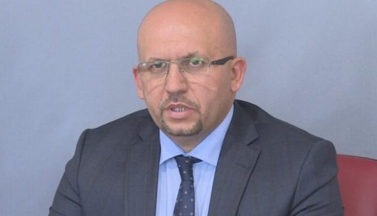 Digjet vetura e Prokurorit Xhelal Bajrami