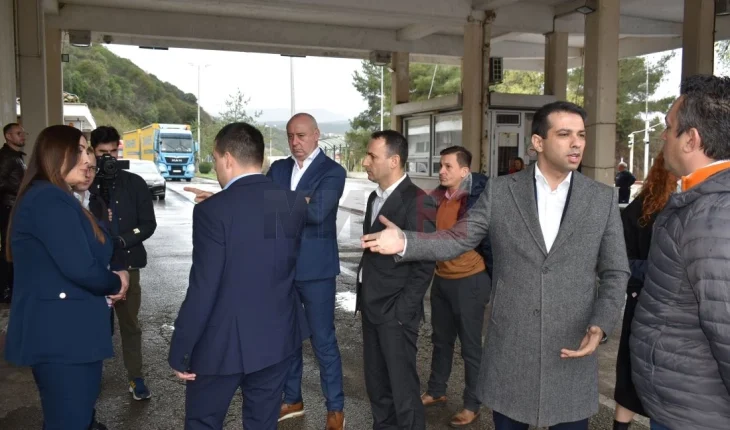 Boçvarski: Pasaportat për transportuesit janë në “shiritin e shpejtë” në MPB dhe janë dorëzuar për përpunim