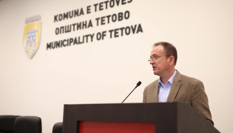 Taravari: Rinia është ajka e popullsisë, emigrimi i të rinjve është alarm shtetëror
