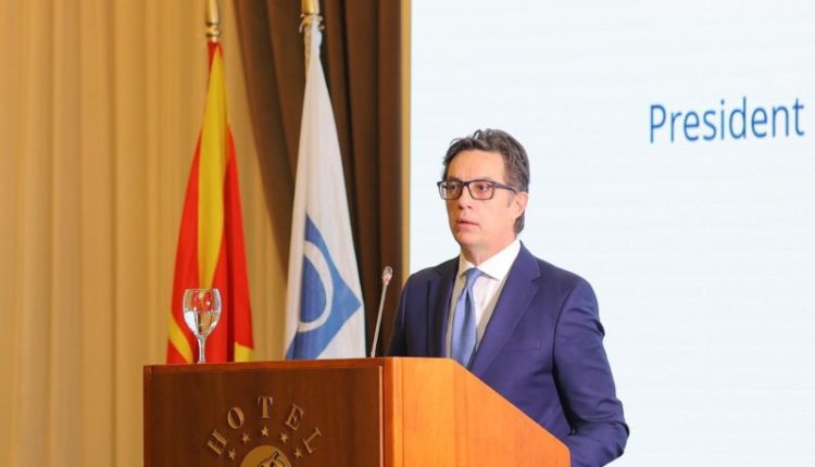 Rehabilitimi i Ukrainasve në RMV/ Shkupi shqyrton propozimin, Pendarovski – ideja e Zelenskit e pranueshme!