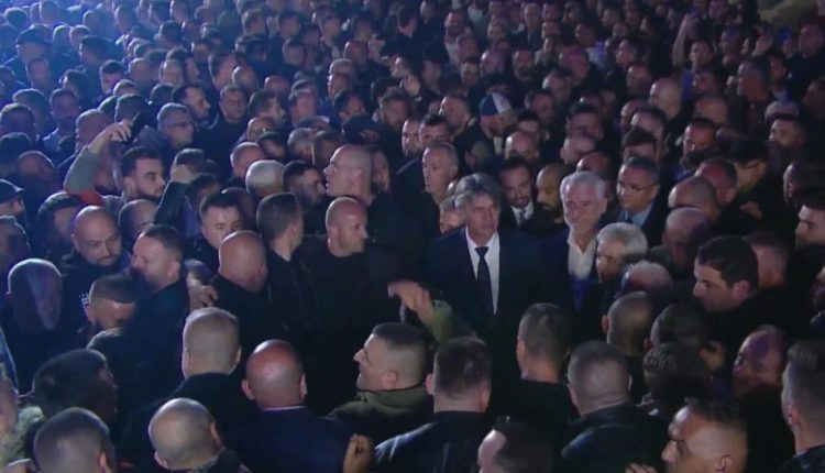 Pas një dekade shtërngojnë duart Thaçi dhe Sela
