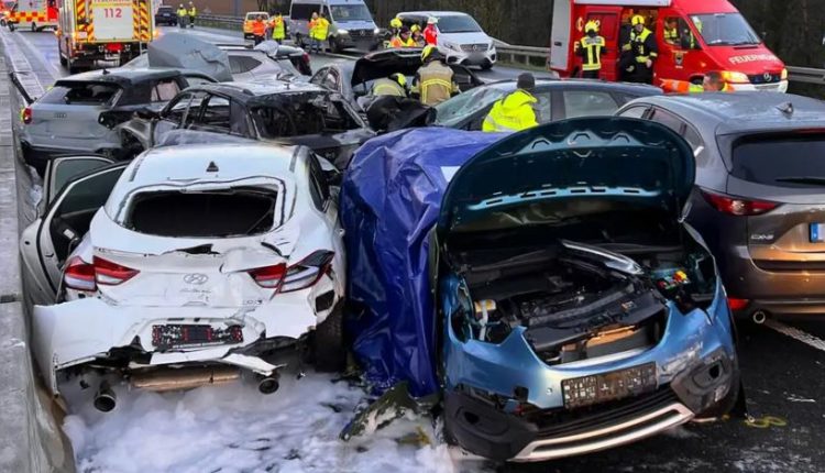 Aksidenti zinxhir në Bavari të Gjermanisë lë të vdekur 2 persona dhe 31 të tjerë të lënduar