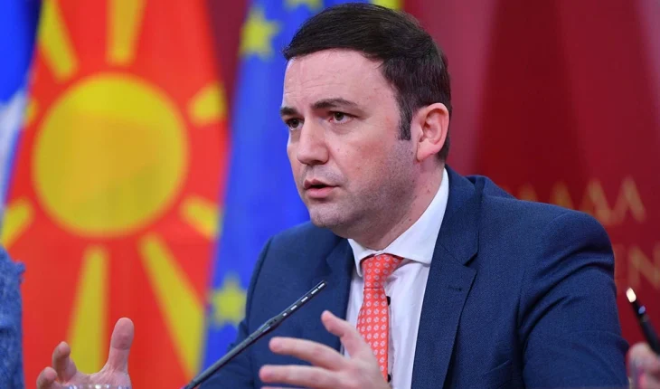 Osmani: Të mos kërkojmë alibi dhe të riorganizohemi për dhënien e pasaportave
