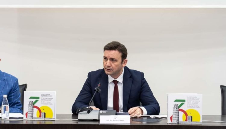 Osmani e nis fjalimin në italisht në 30 vjetorin marrëdhënie diplomatike me Italinë
