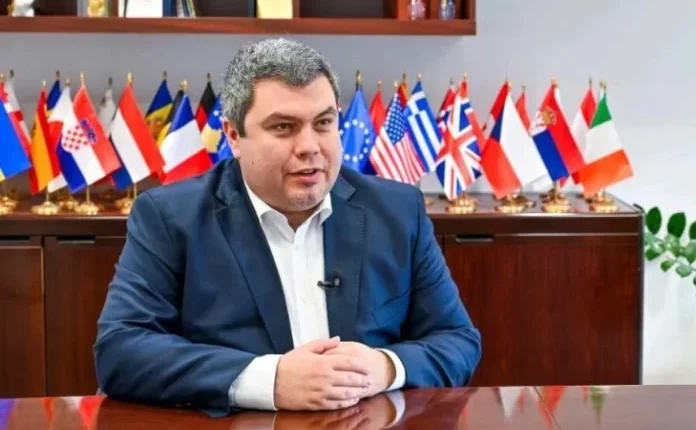 Mariçiq: Presim që të konfirmohet mandati i dytë i presidentit, Stevo Pendarovski