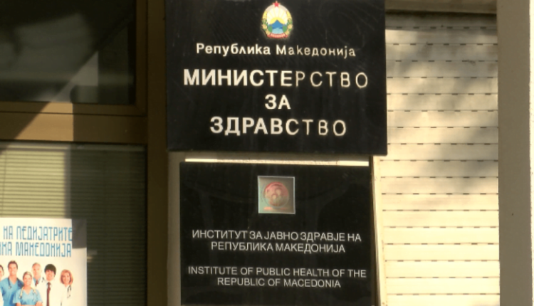 Specializantët privat në protestë për paga më të larta dhe rregullim të statusit të punës