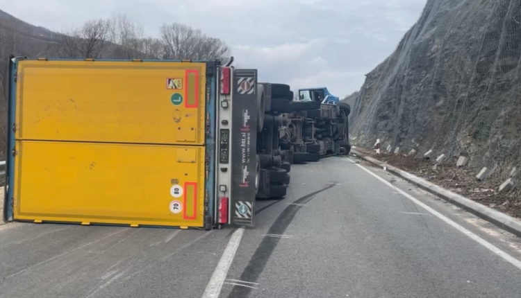 MPB me detaje për aksidentin në rrugën Shkup – Bllacë
