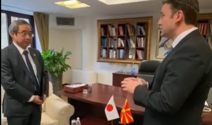 Bujari Osmani i drejtohet në japonisht ambasadorit japonez (VIDEO)