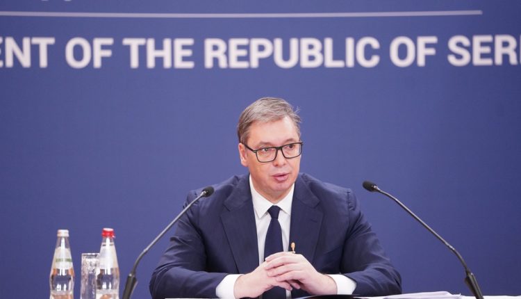 Vuçiqi e çon në zgjedhje të reja Beogradin pas manipulimeve të shumta me vota