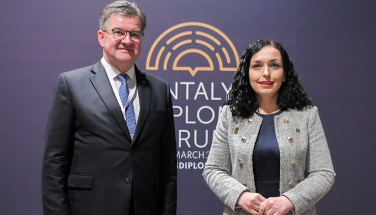 Osmani tregon çka bisedoi me Lajçakun në Antalia