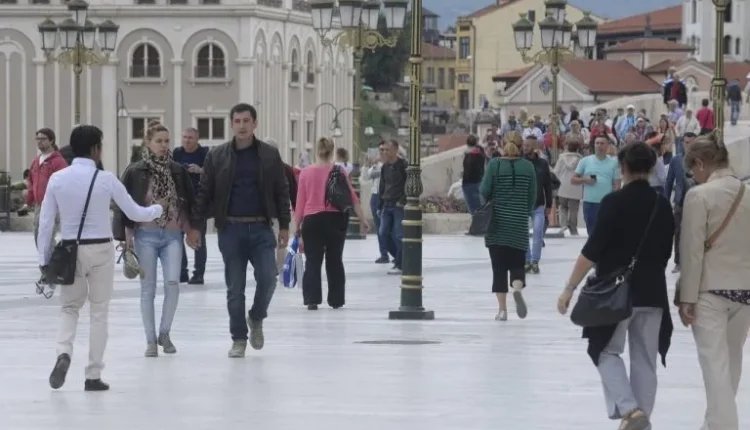 Deri në 3 muaj pritje për të marr pasaportën, qytetarët: Kemi mbetur si të burgosur