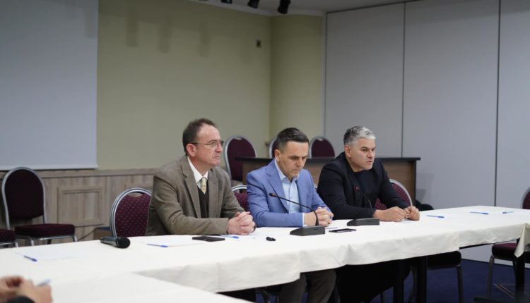 Taravari takon intelektualët për programin presidencial
