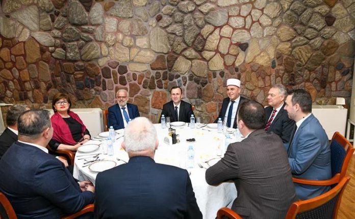 Kryetari i Kuvendit Jovan Mitreski organizoi iftar në shenjë solidariteti për muajin e shenjtë të Ramazanit