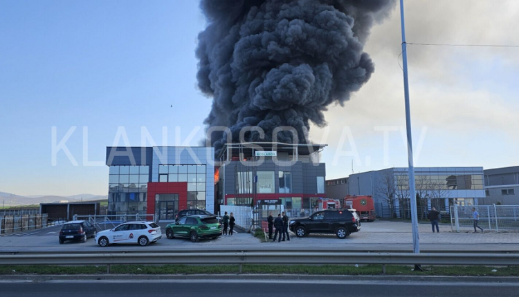 S’ka të lënduar nga zjarri në objektin në rrugën Prishtinë-Ferizaj