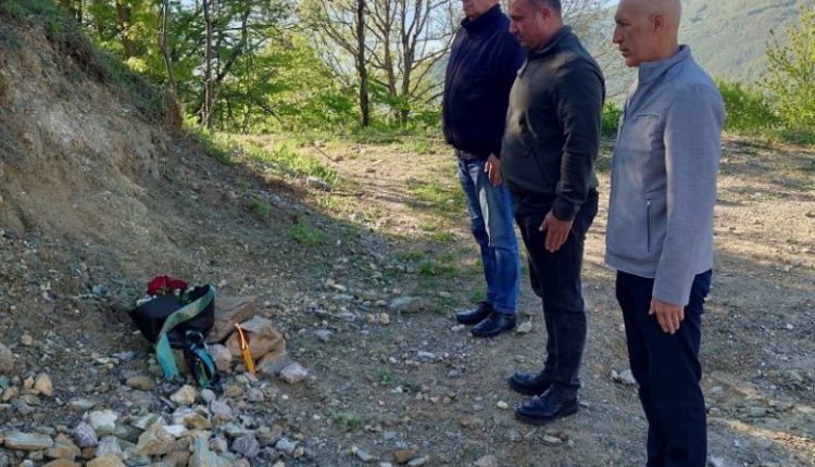 Stojançe Angelovi shkon në Vicë të Tetovës ku u vranë 8 policët maqedonas në luftën e 2001-shit