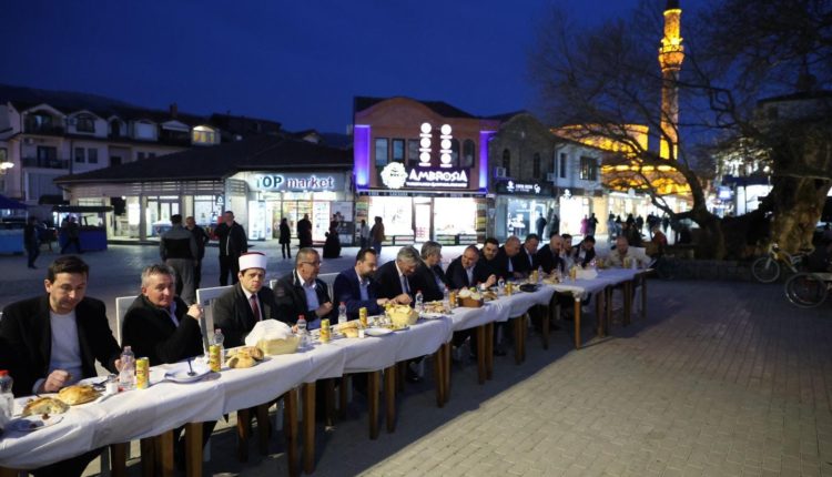 Sela: Në iftar të përbashkët me qytetarët në Ohër, ku bashkërisht hapëm edhe shtabin e Frontit Europian