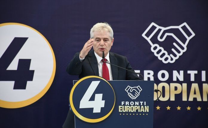 “Mickoski nuk mund të matet me mua” – Ali Ahmeti: Më 8 maj qytetarë përcaktohen për izolim ose integrim