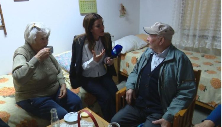 Zgjedhjet presidenciale/U votua në shtëpinë për përkujdesjen e të moshuarve “Nënë Tereza” në Shkup, nuk mungon as kënga