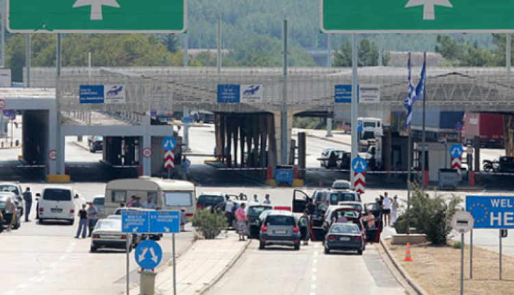 Doganierët grekë në grevë, mbyllen për 48 orë pikat e kalimit kufitar me Maqedoninë e Veriut