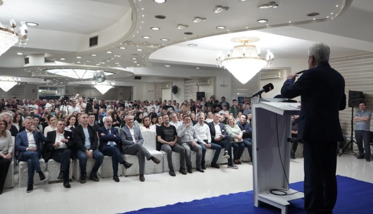 Ali Ahmeti në Çair: Ne kundërshtar e kemi VMRO-në, votuesit e opozitës shqiptare të votojnë Frontin Europian (fOTO)