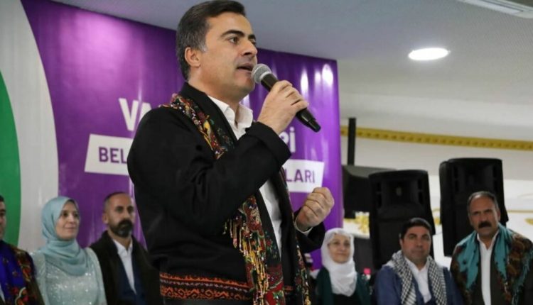 Turqi: Fitoi bashkinë, Abdullah Zeydan i mohohet mandati