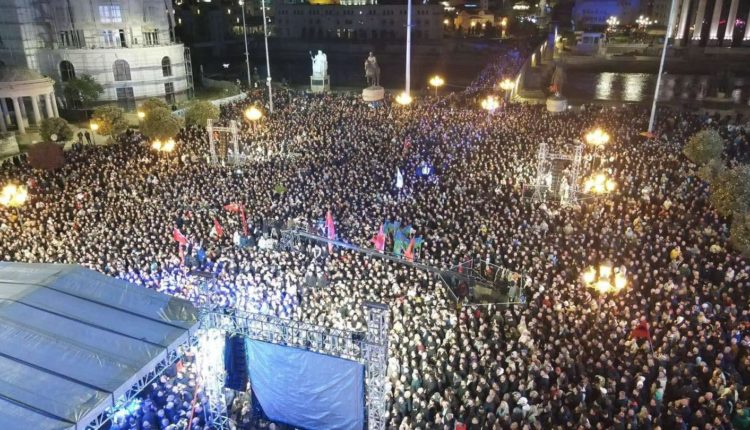 “Fronti n’shesh”, Grubi me valë reagimesh: U djeg loja, as Efridolli s’nimon, Fronti i dha një goditje të fortë Mickoskit dhe ortakëve të tij