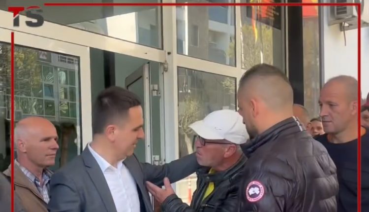 “Skemi me pagu fitrat, Bilall Kasami na ka lënë 5 muaj pa rroga” punëtorrët e NPK-së ja zënë derën krytarit të Tetovës (VIDEO)