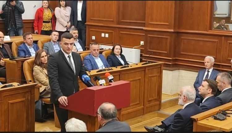 Ali Ahmeti shpallet Qytetar Nderi në Prizren, LDK: Titull i merituar për liderin e punëve të mëdha për shqiptarët në RMV