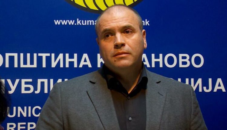 Flamuri shqiptar, zbutet Maksimi