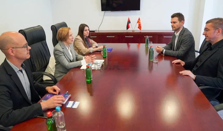 Mickoski – Stirk: Procesi zgjedhor duhet të kalojë në atmosferë korrekte dhe demokratike
